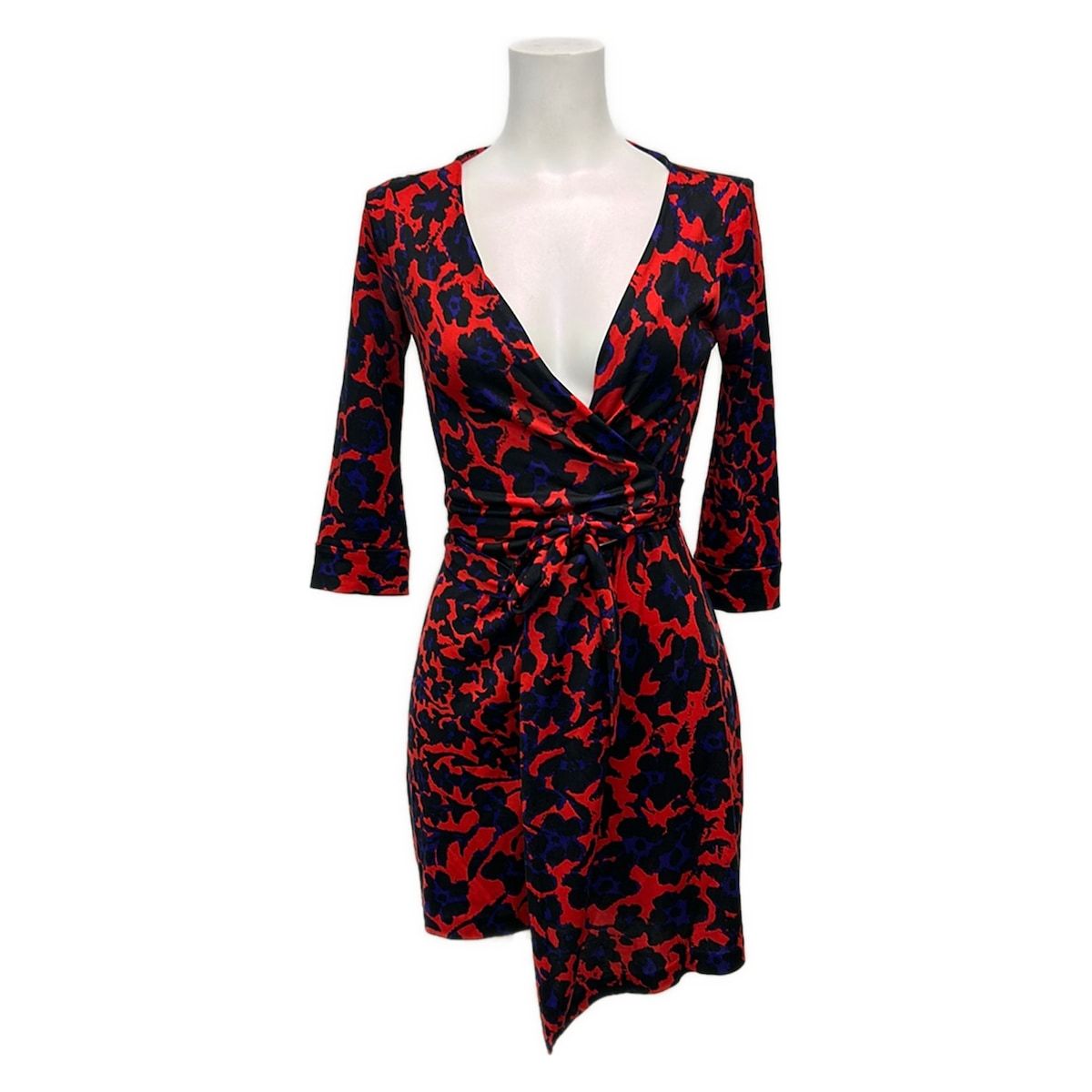 DIANE VON FURSTENBERG(DVF)(ダイアン・フォン・ファステンバーグ
