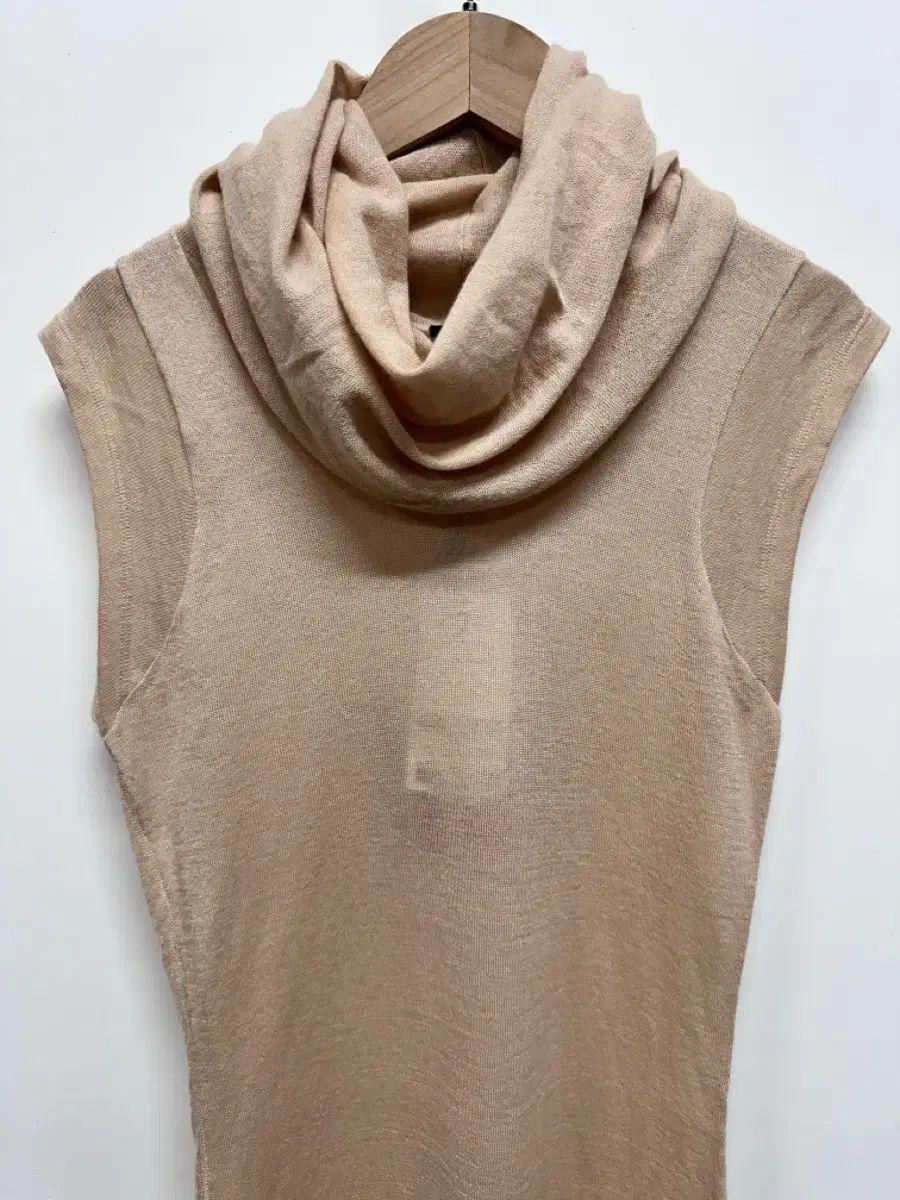 85/M 7 for all mankind セブン フォー オール マンカインド サマー カシミア 100タートルネック ノースリーブ ニット 8,971円