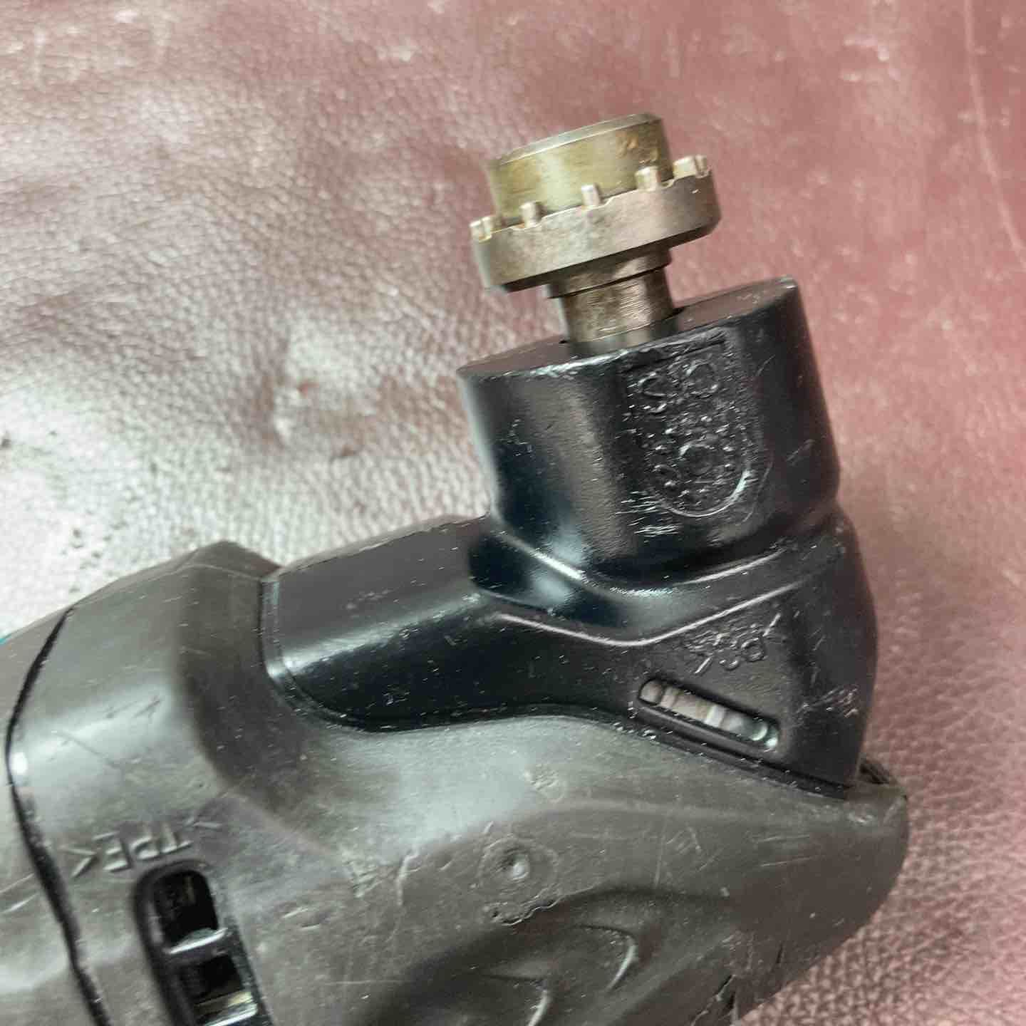 【中古品】 マキタ(makita) コードレスマルチツール TM40DZ 14.4V3.0Ahバッテリー1個付属 【東大和店】