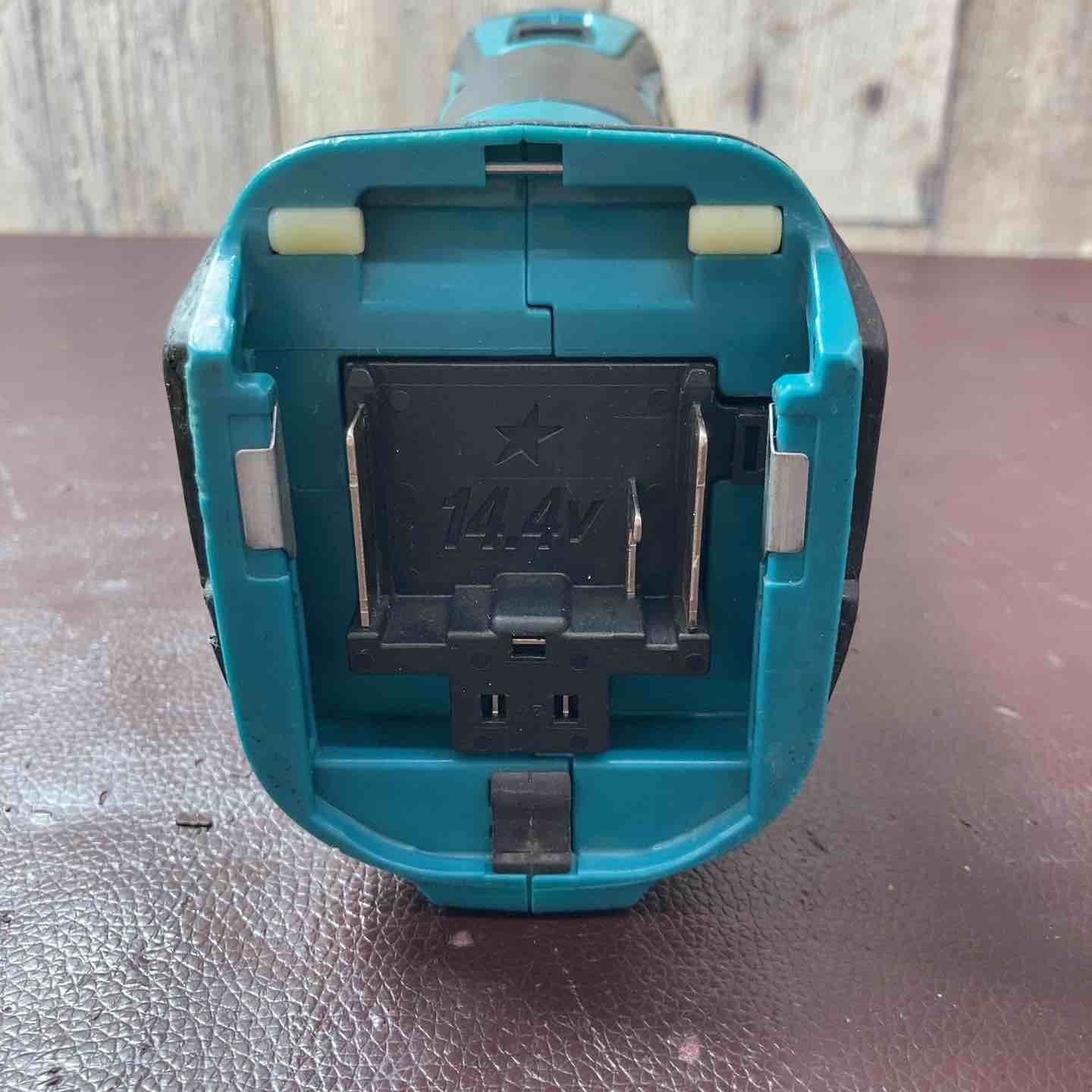 【中古品】 マキタ(makita) コードレスマルチツール TM40DZ 14.4V3.0Ahバッテリー1個付属 【東大和店】