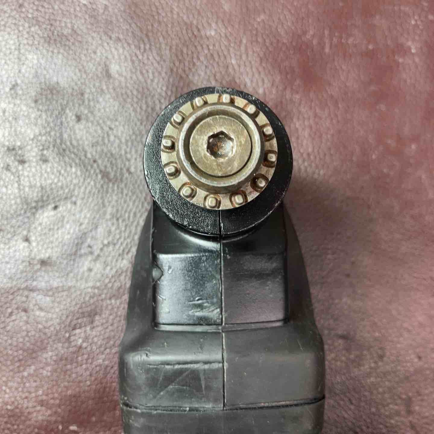 【中古品】 マキタ(makita) コードレスマルチツール TM40DZ 14.4V3.0Ahバッテリー1個付属 【東大和店】
