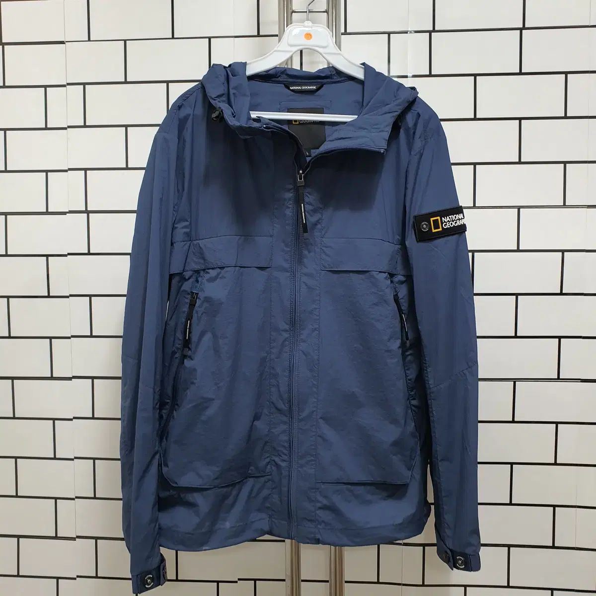 주-271 NATIONALGEOCRAPHIC National Geographic ナショナルジオグラフィック フード ウィンドブレーカー 6,723円