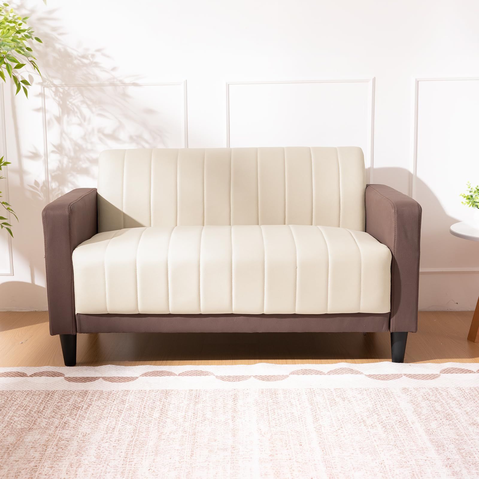HOMFINE ソファー 2人掛け 肘付き 幅約120cm ローソファー 2人掛け おしゃれ エアレザー コンパクト ソファー 1人暮らし クッション付 肘あり 傷に強い ペット対応 北欧 座椅子 天然木脚 ベージュXプラウンｍａ