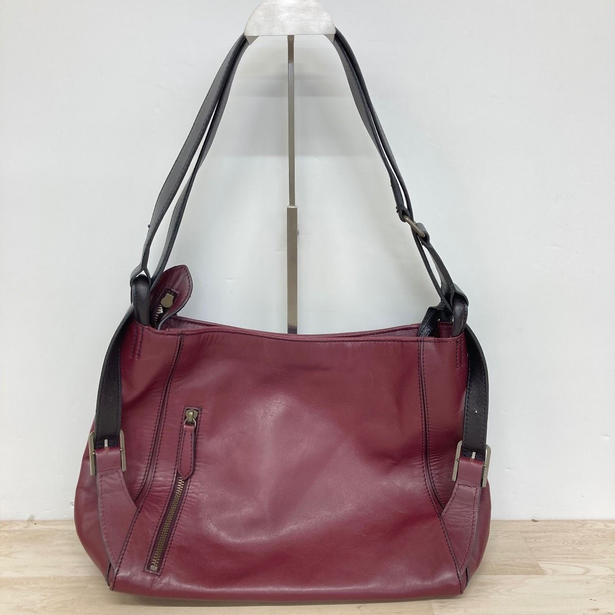 美品 MOTHERHOUSE マザーハウス ショルダーバッグ/ワンショルダーバッグ ボルドー/ワインレッド系 チャーム付[OD02863] 6,784円