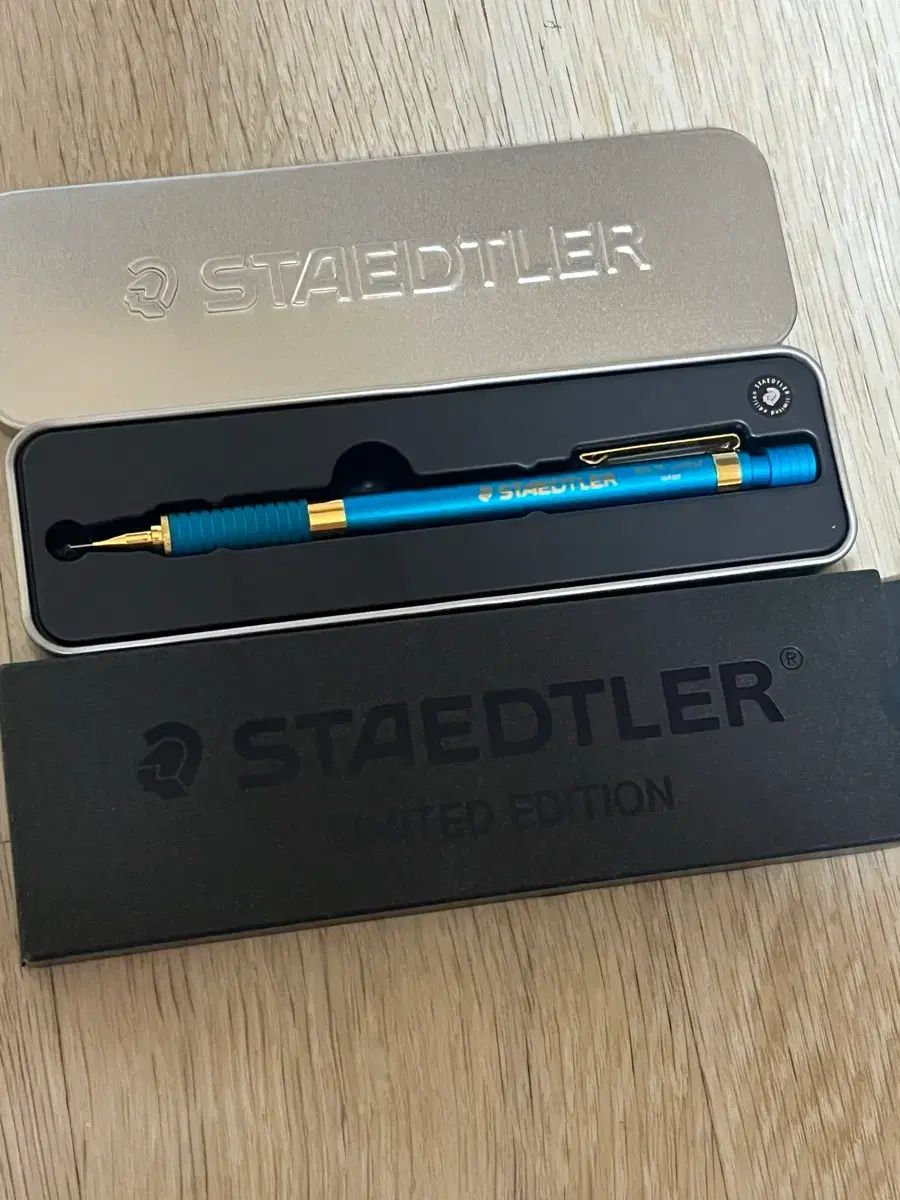 廃盤 ステッドラー (STAEDTLER) 925 35 韓国限定モデル シアン ブルー 出品 7,244円
