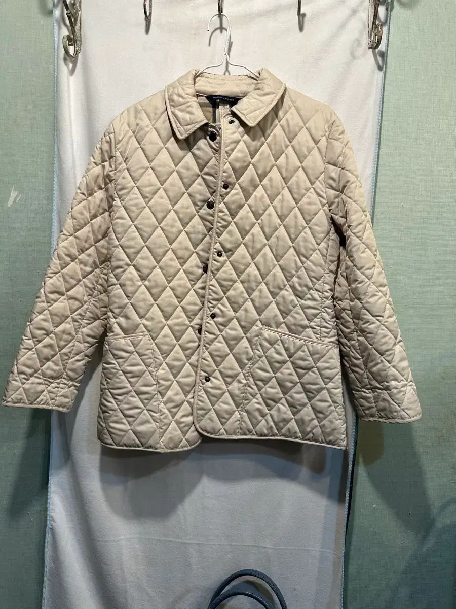 バーバリー ベージュ Ｑリング ジャケット 42,049円