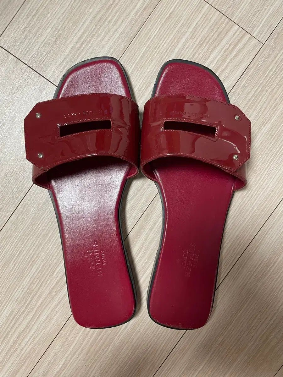 エルメス ベリー ペンダント サンダル