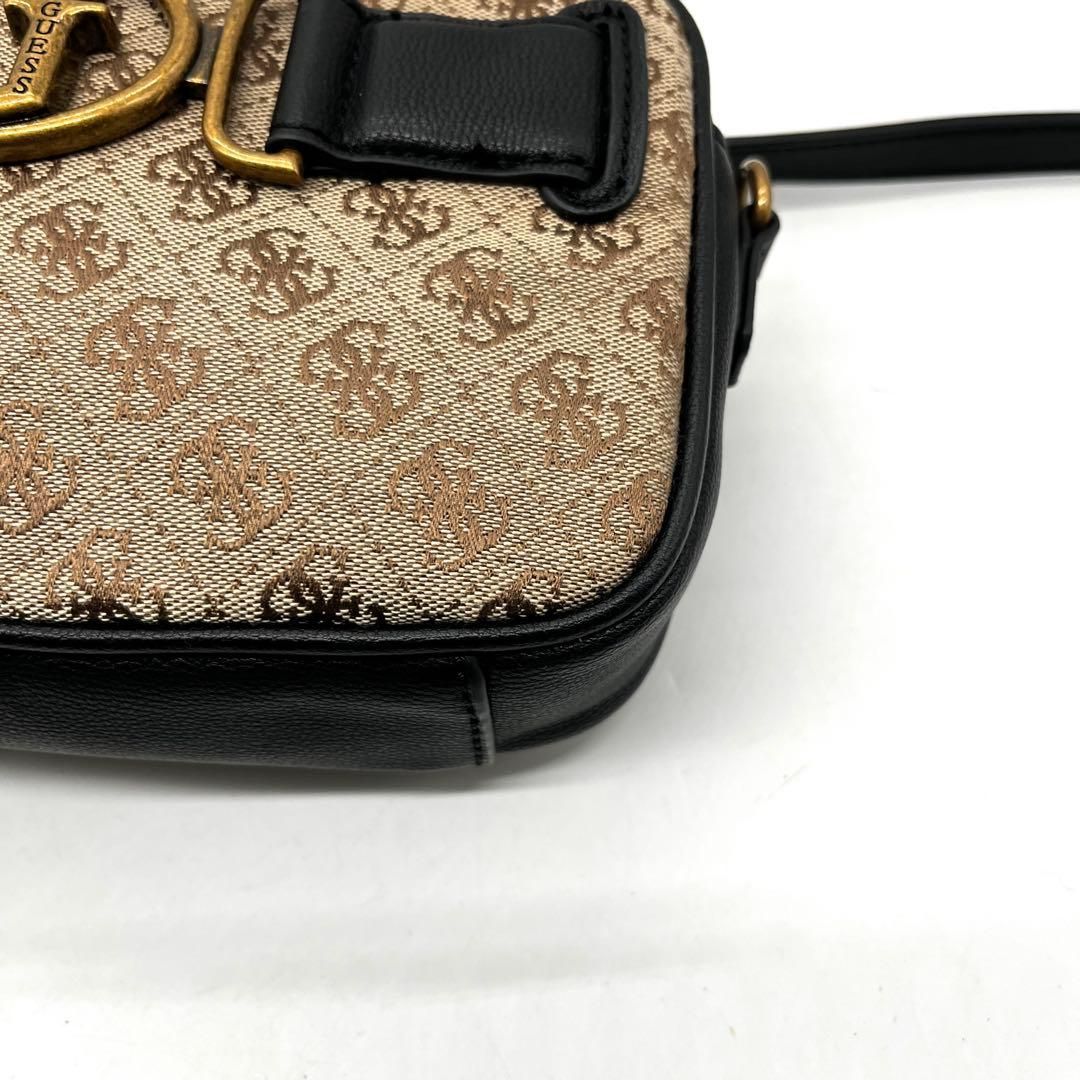 GUESS Monogram Logo Chain 2way Bag 3320 - メルカリ