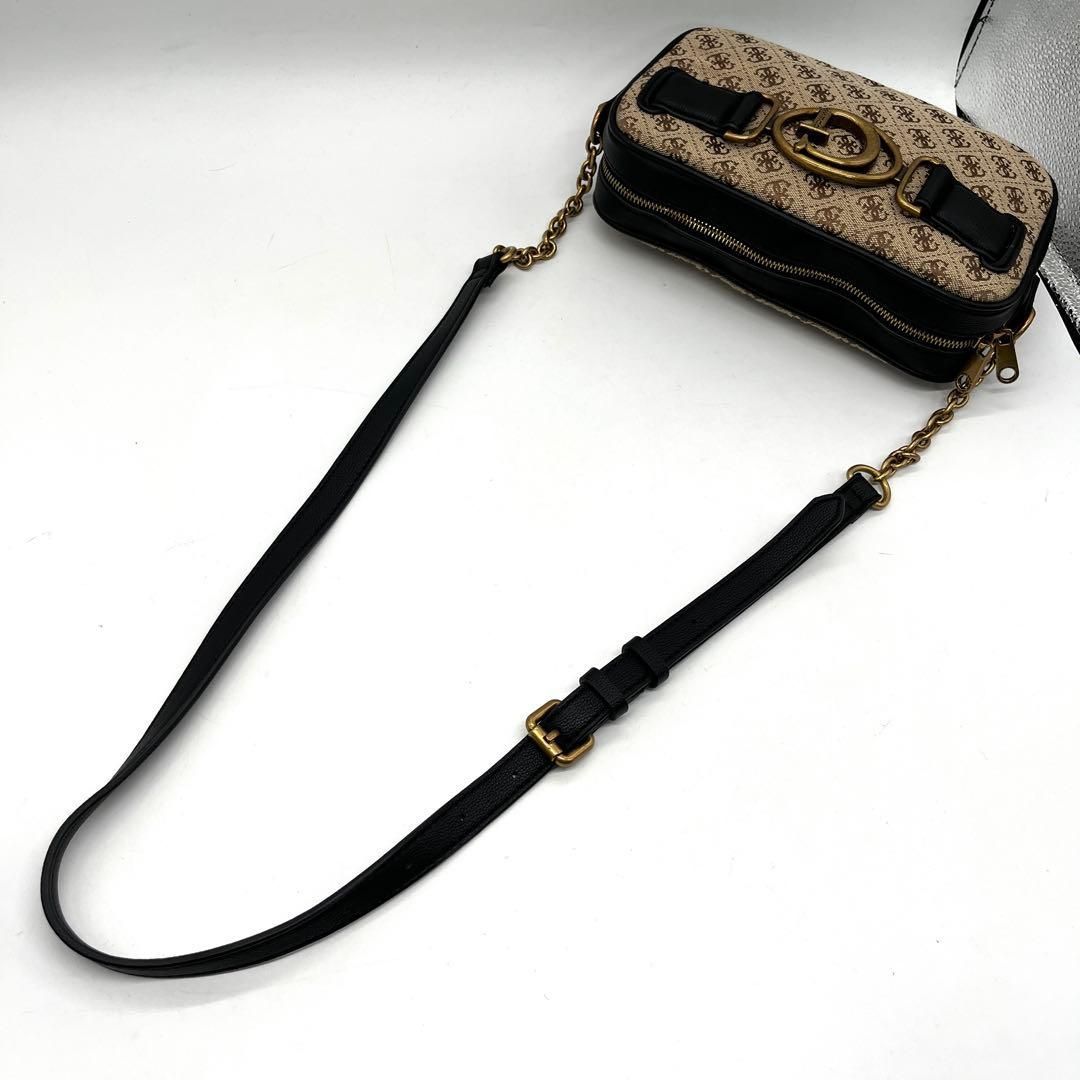 GUESS Monogram Logo Chain 2way Bag 3320 - メルカリ