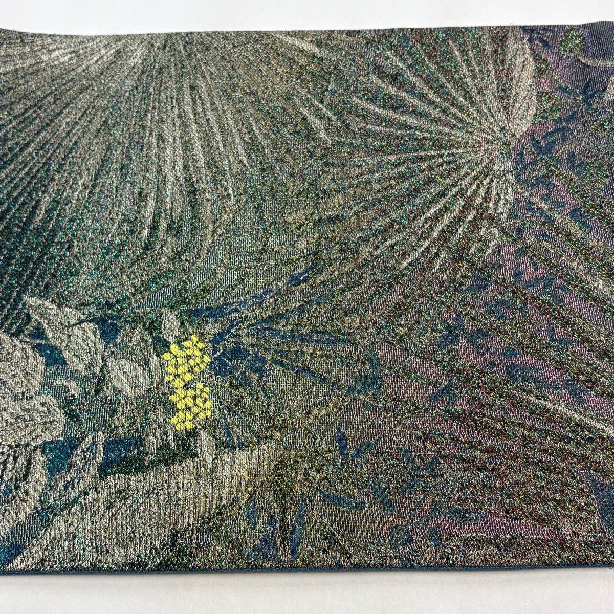 【美品】 袋帯 逸品 草花 幾何学模様 箔 金糸 緑 六通 正絹 【中古】
