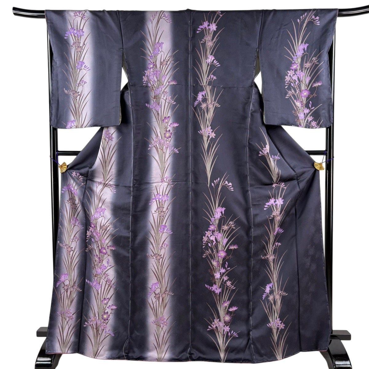 【美品】 付下げ 身丈170.5cm 裄丈67.5cm L 袷 草花 銀彩 縦ぼかし 灰紫 正絹 名品 【中古】