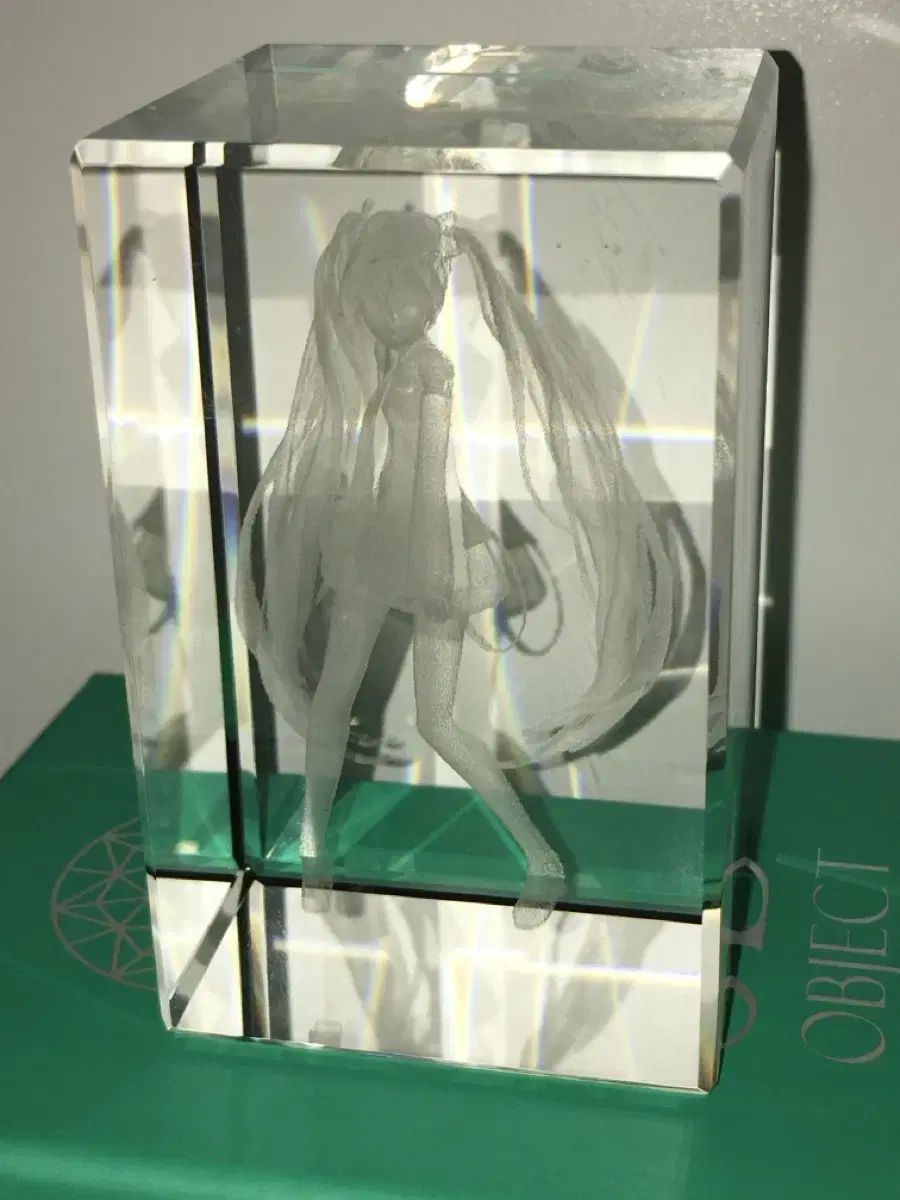 初音 ミク 3Dクリスタル Objekt 出品 7,782円