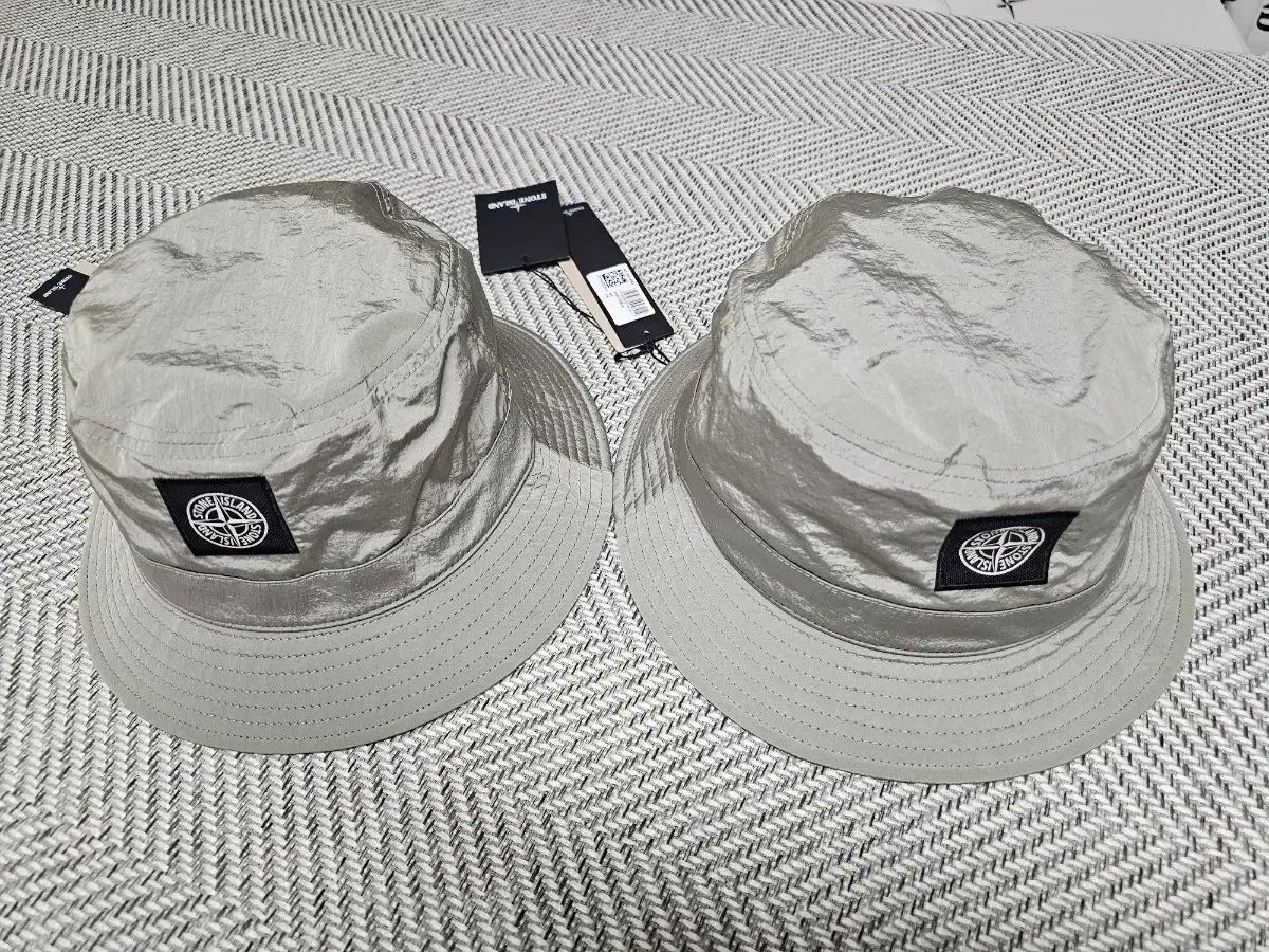 STONE ISLAND ストーンアイランド ナイロン メタル バケットハット (正規品 新商品)