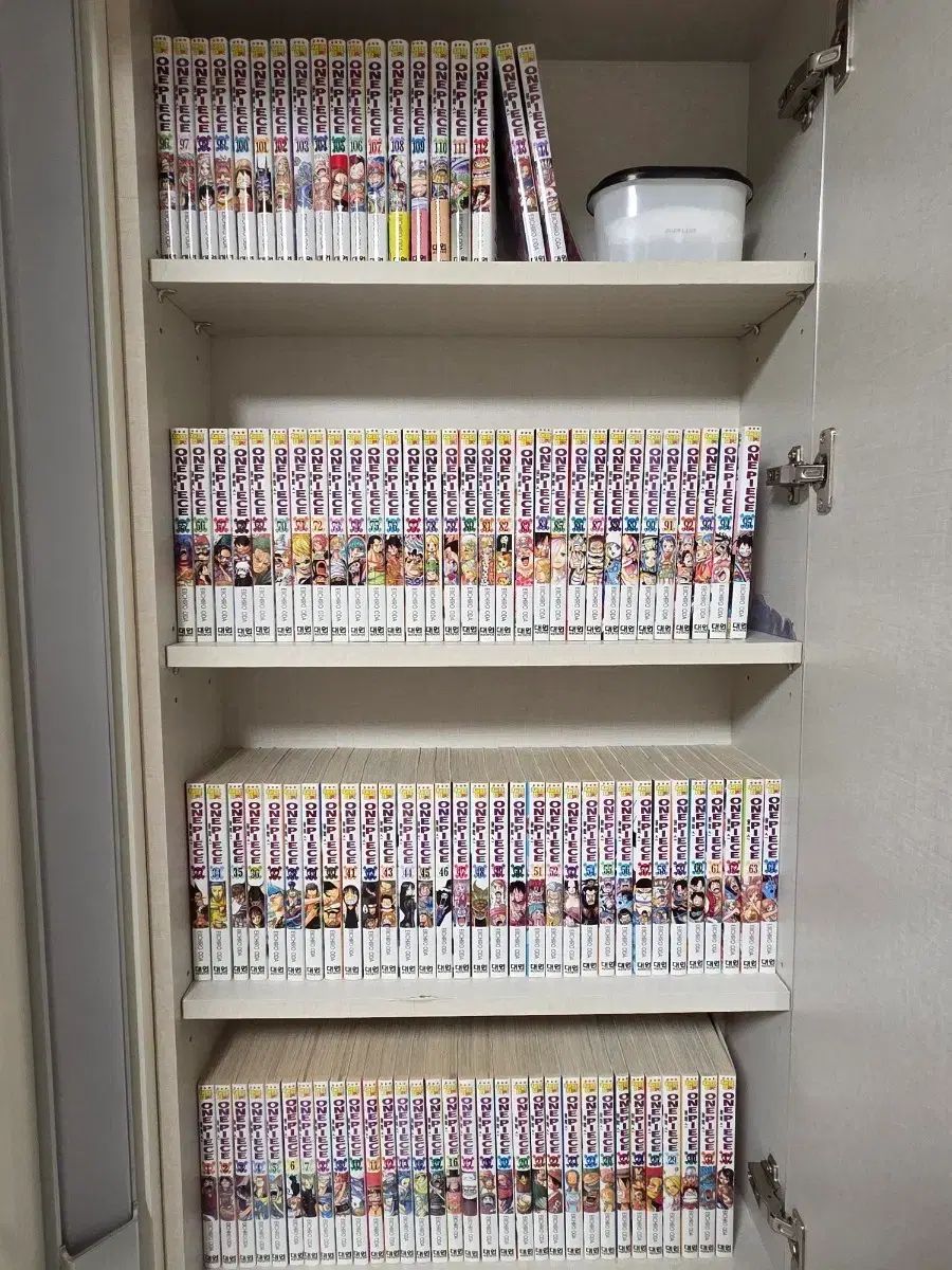 ONE PIECE 全巻 出品します