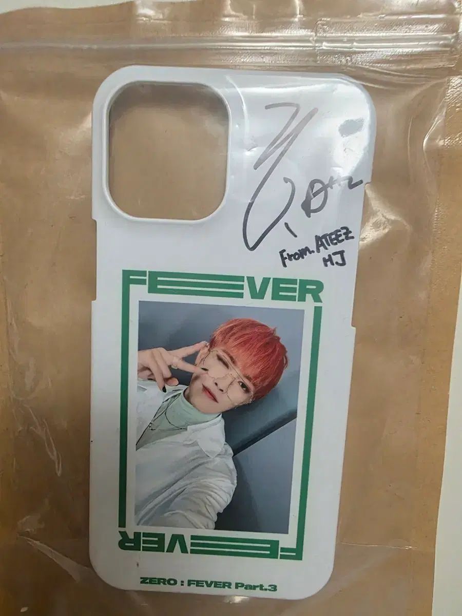 ATEEZ ホンジュン スマホケース kpopstore 当選 直筆 サイン ATEEZ ホンジュン Eternal Sunshine サイン入り スマホケース ATEEZ