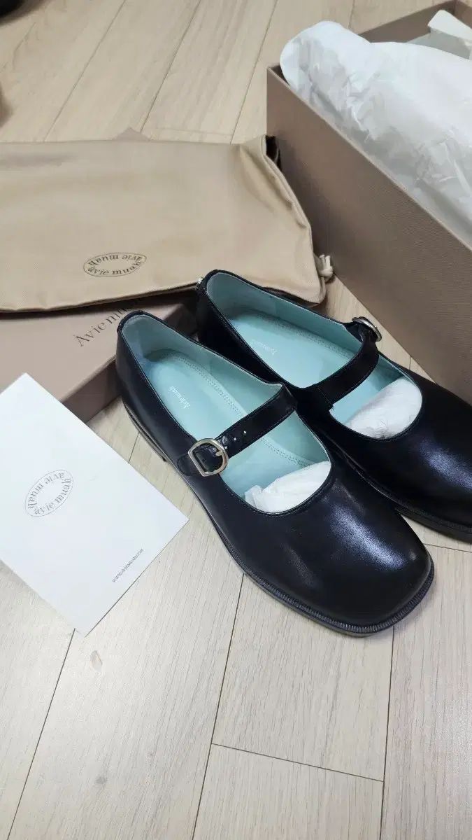 アビエ<bos>ア メリージェーン シューズ ブラック 9,607円