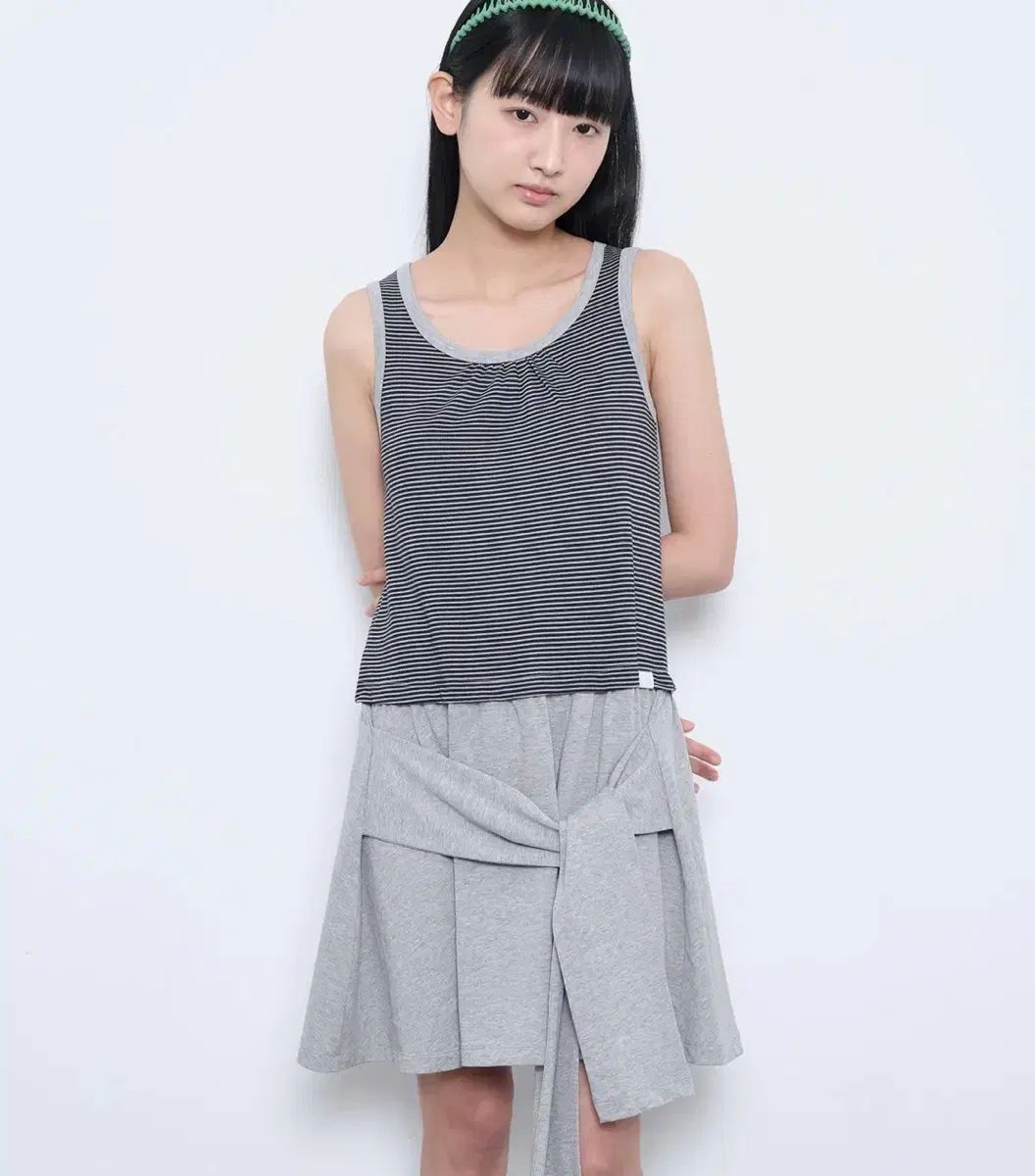 秋山 澪 ストライプ タイ ドレス STRIPE TIE DRESS グレー