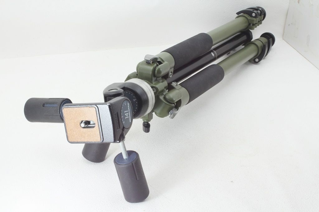 Good Condition Manfrotto Manfrotto 190 NAT Head 141 Green Tripod