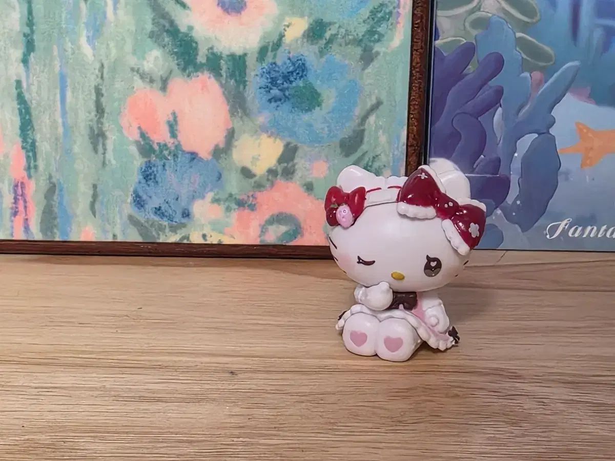 figura mezclada de hello kitty dolly