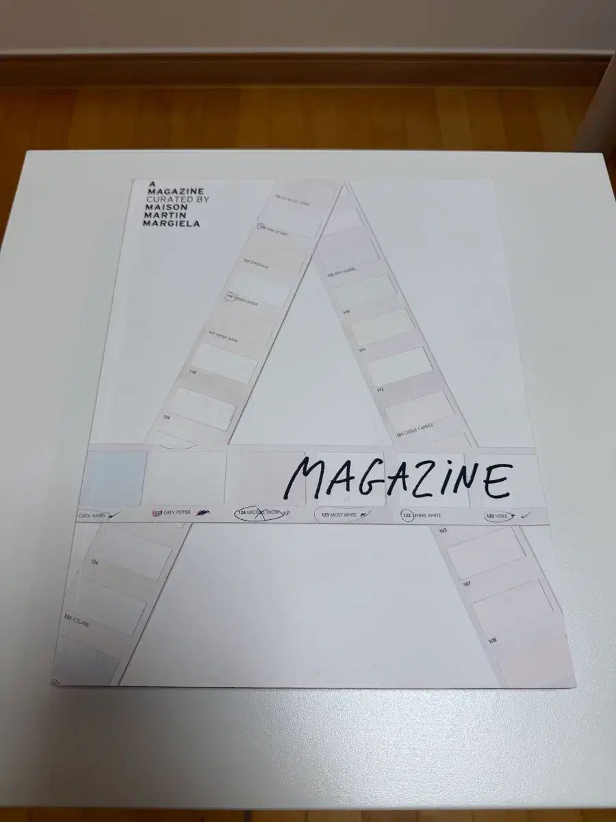 A Magazine curated by メゾンマルジェラ 15,179円