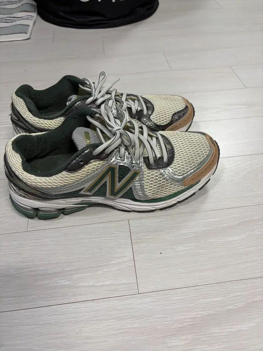 ニューバランス x エメレオンドル グリーン 860 v2 270 出品