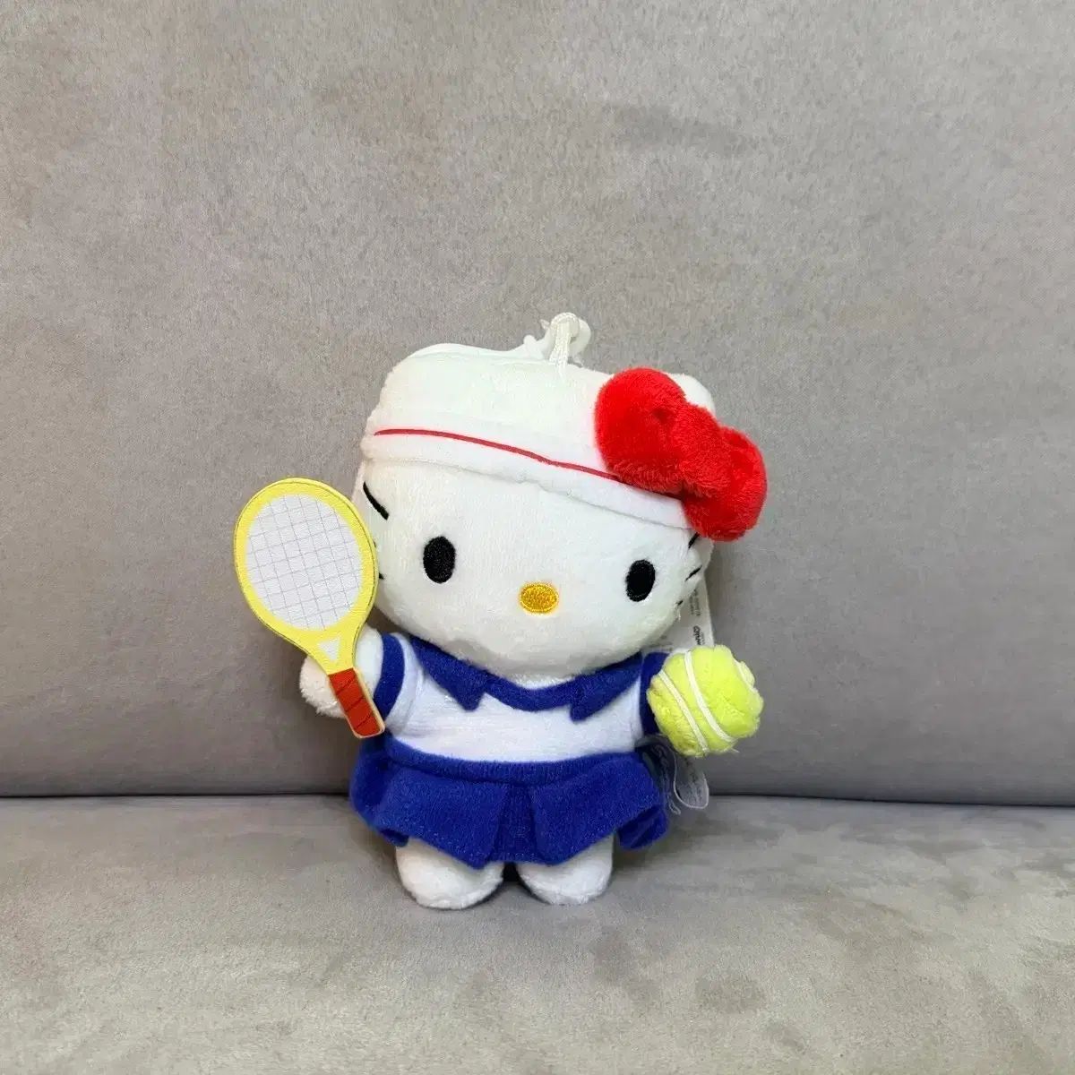 Llavero de tenis Sanrio Hello Kitty genuino de peluche
