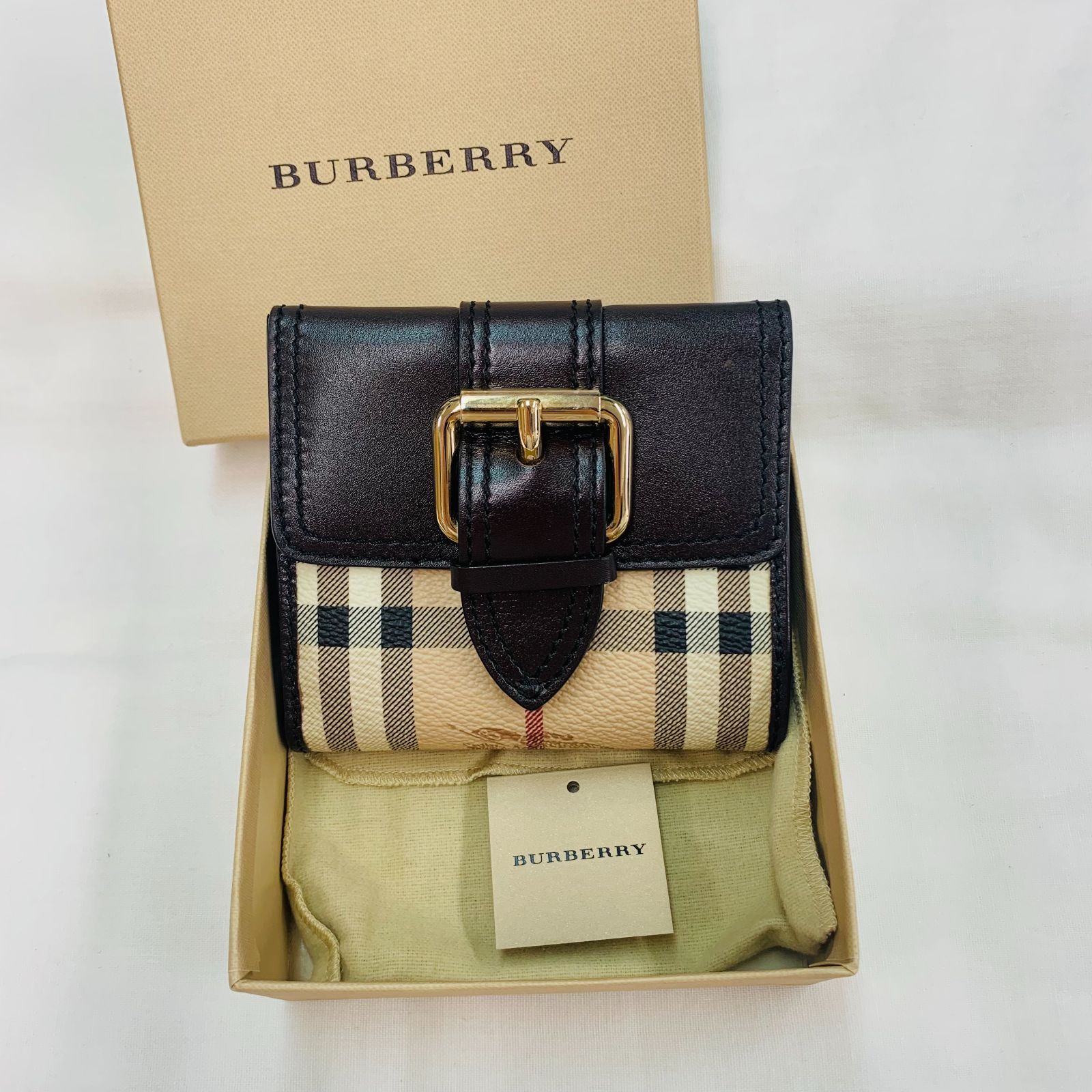 【定番】 BURBERRY バーバリー ノバチェック 二つ折り財布 ベルト金具 ベージュ レディース 26070407