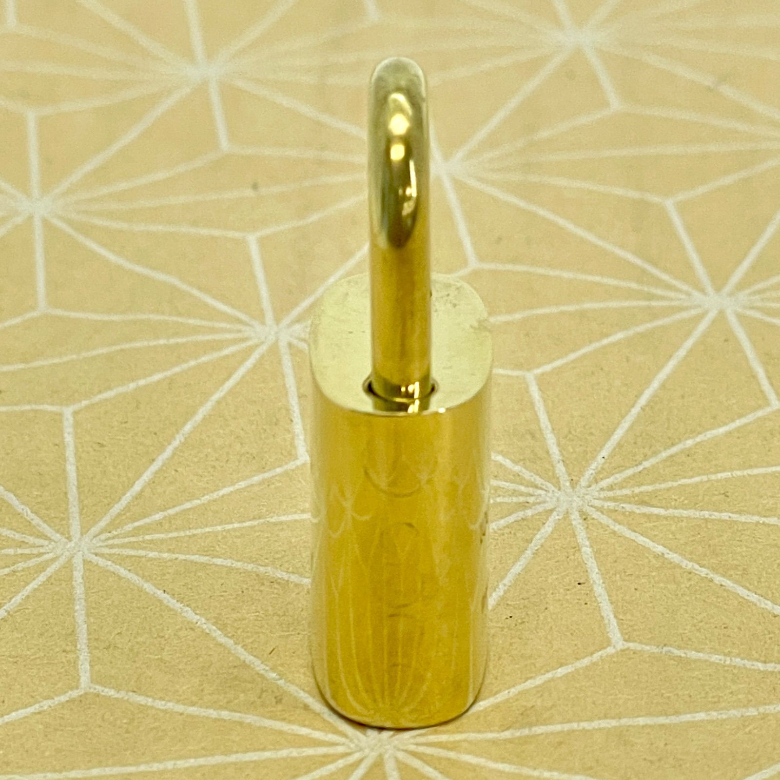 https://assets.mercari-shops-static.com/-/large/plain/2JUd2nz5uWpzNLFafEw35G.jpg@jpg