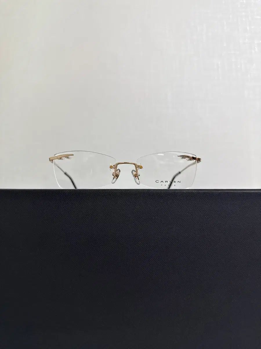 ヴィンテージ CARVEN フチなし メガネ 52 16 135 (ユニセックス)