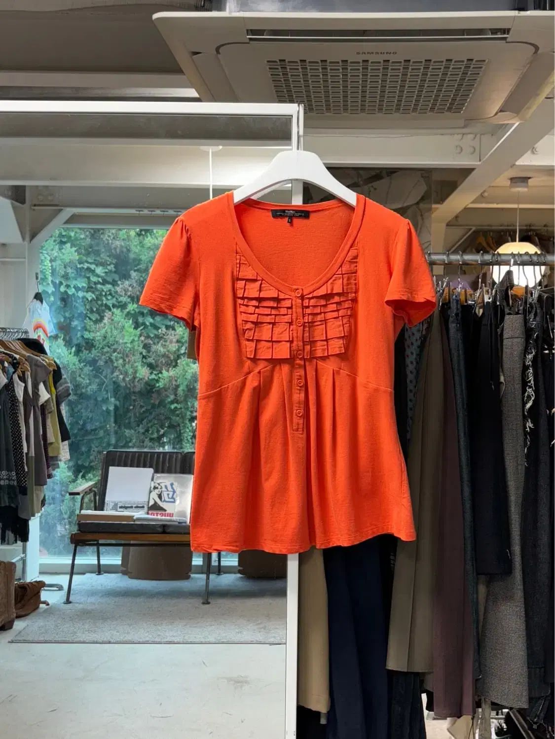 Max&co オレンジ Tシャツ
