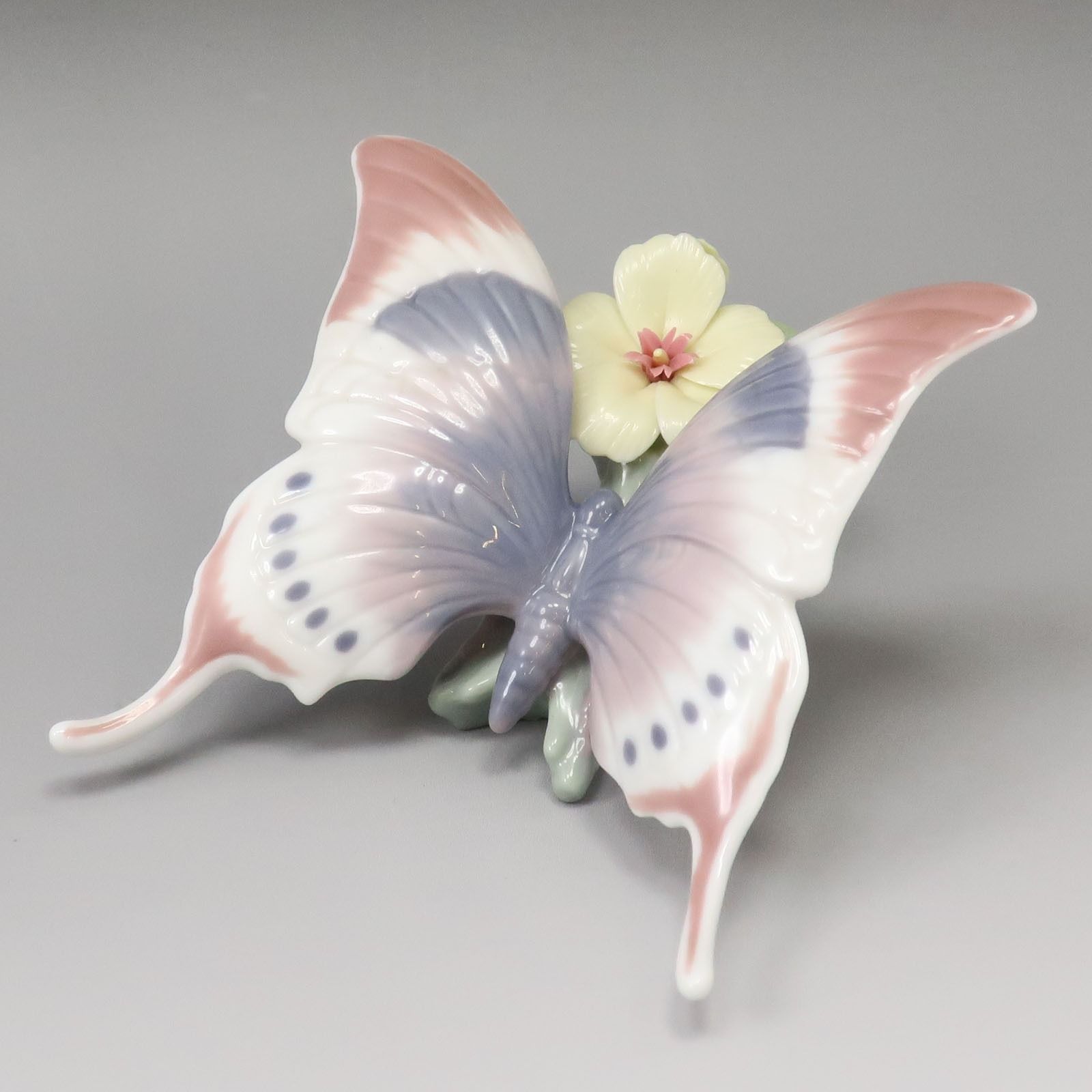 【Lladro】リヤドロ 休息の瞬間 ( 花と蝶 ) 陶磁器 _ 置物 オブジェ