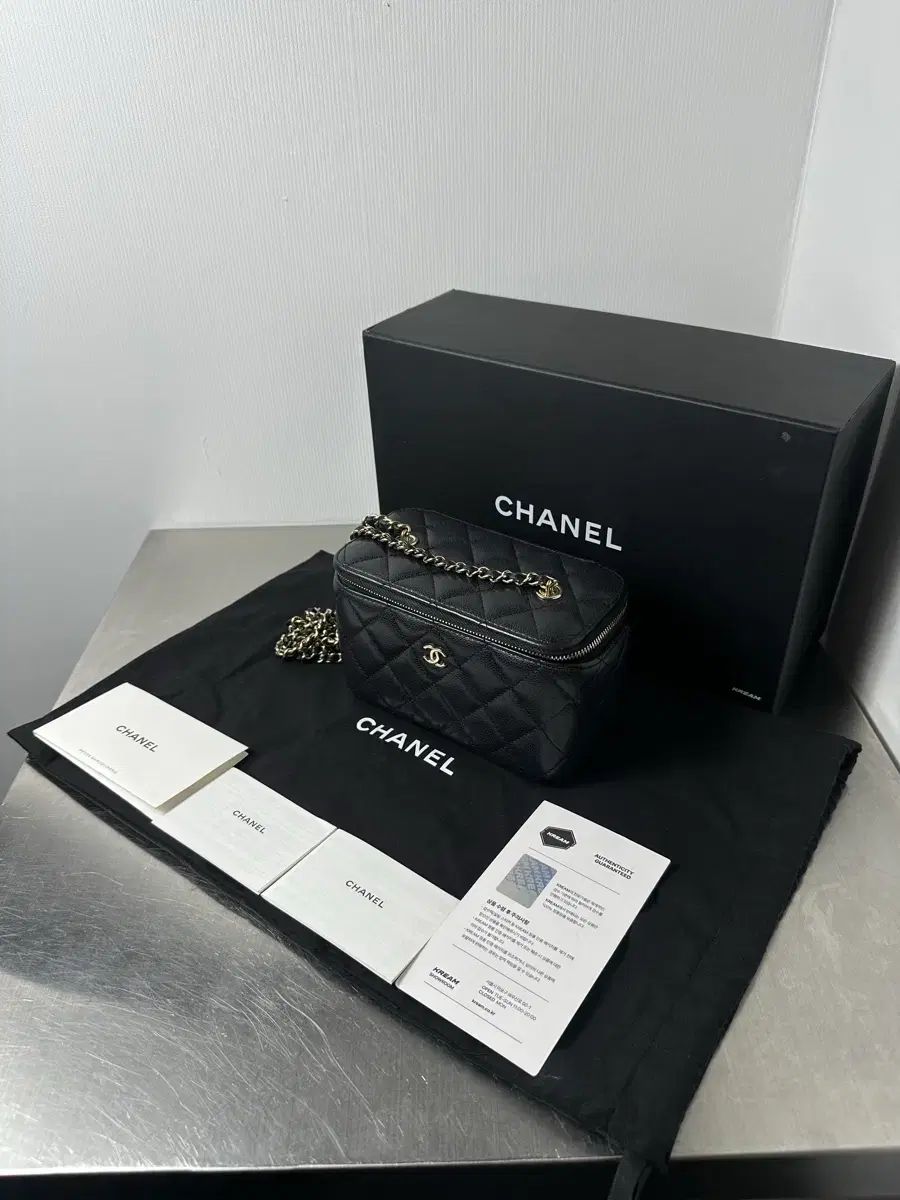 シャネル チュールCHANEL ベニティ スクエア
