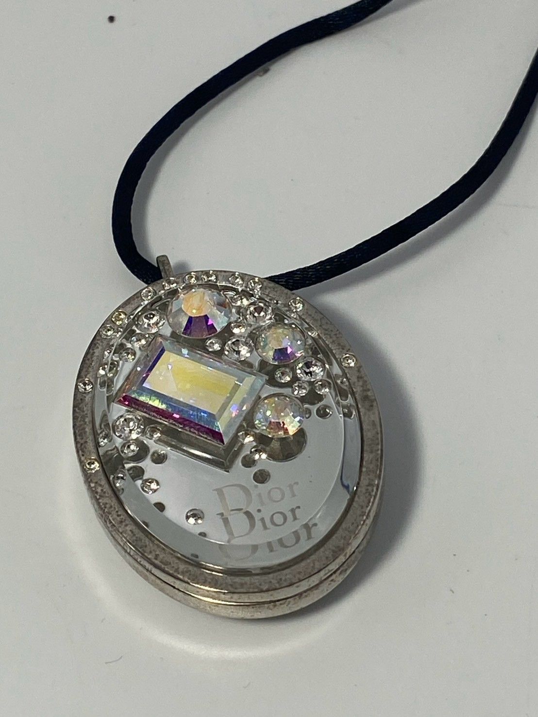 Christian Dior クリスチャンディオール Dior クリスタルボレアル ソワール グロスジュエル 001 ネックレス ペンダント ラインストーン ビジュー オーバル シルバー 紐 45.7g 限定 レア コスメ ジュエリー