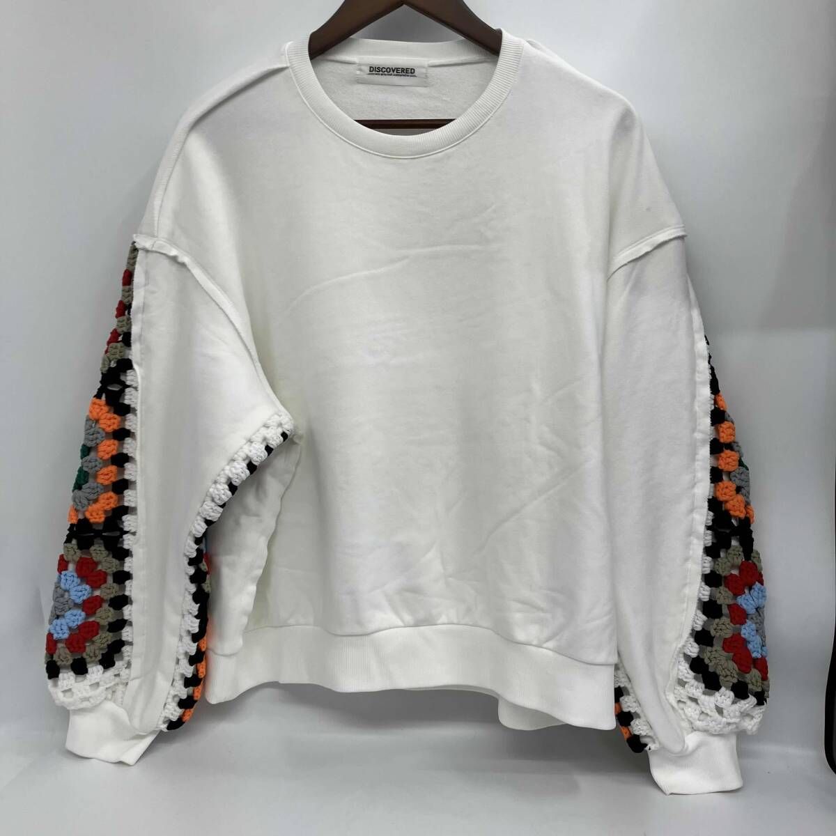 DISCOVERED/ディスカバード／スウェット/ホワイト／腕編み込み／DC-AW25-CU-23／サイズＳ 11,840円