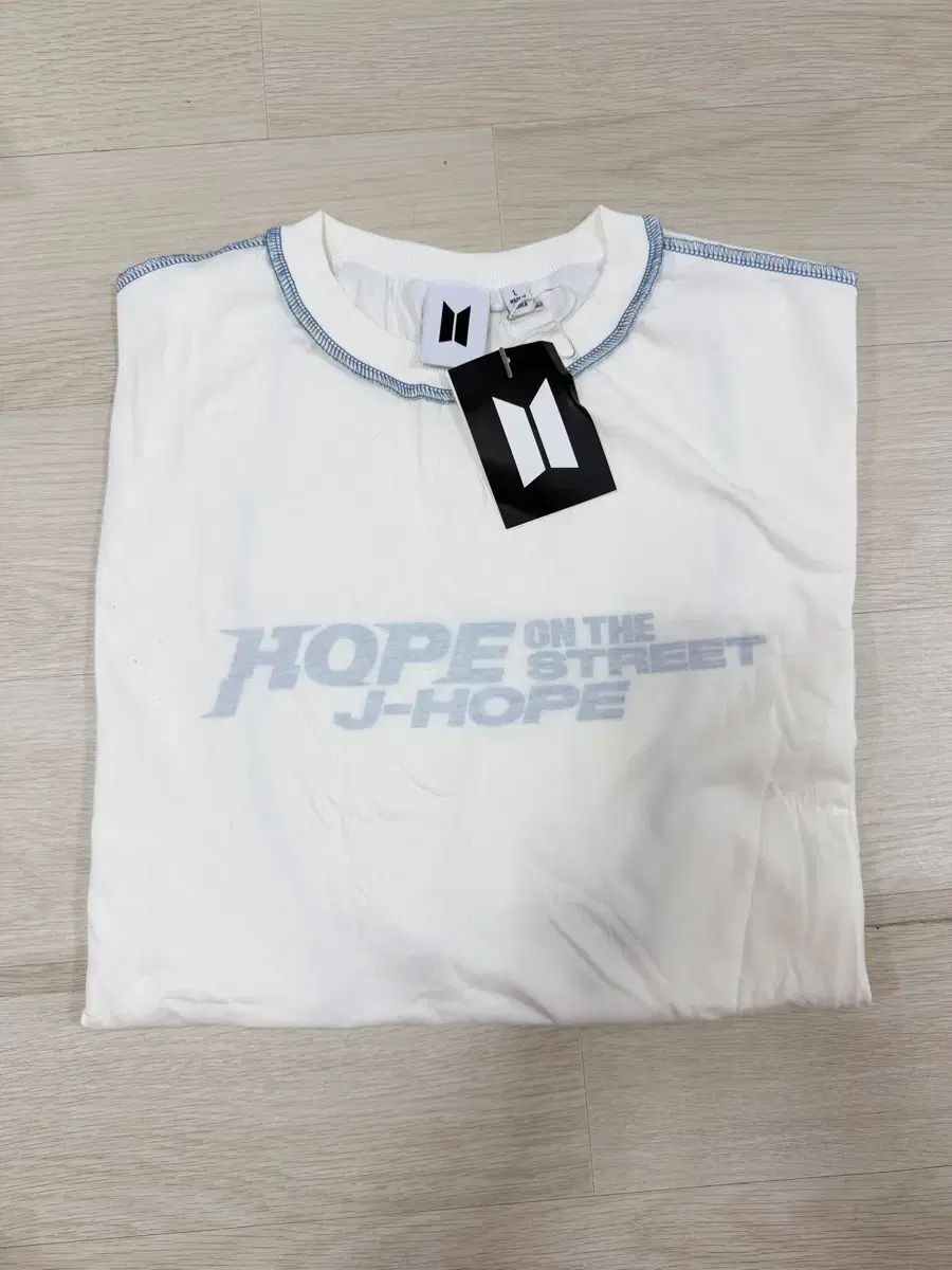 BTS ジェイホープ HOPE ON THE STREET 公式ポップアップSTORE 白 Tシャツ L