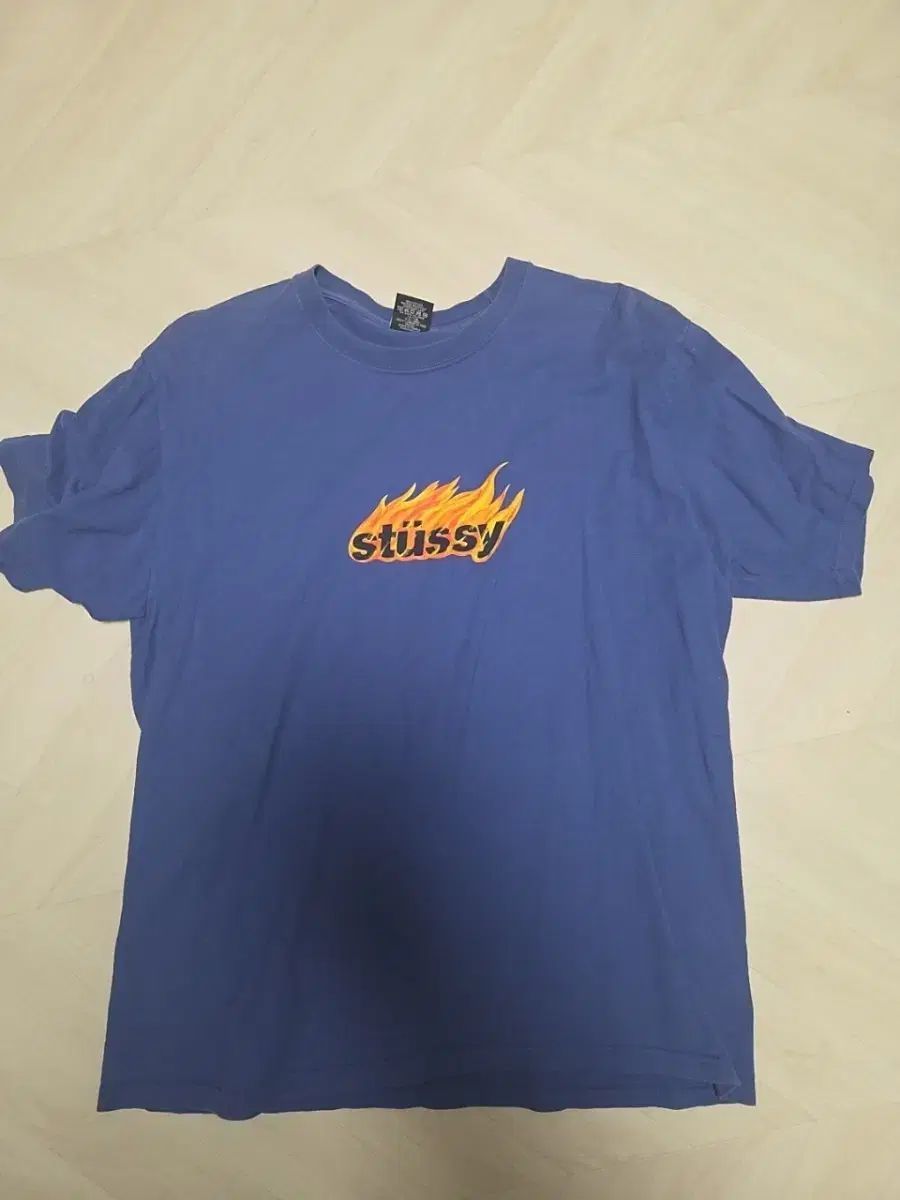 STUSSY フレイム ロゴ 半袖 Tシャツ ミッドナイト ブルー