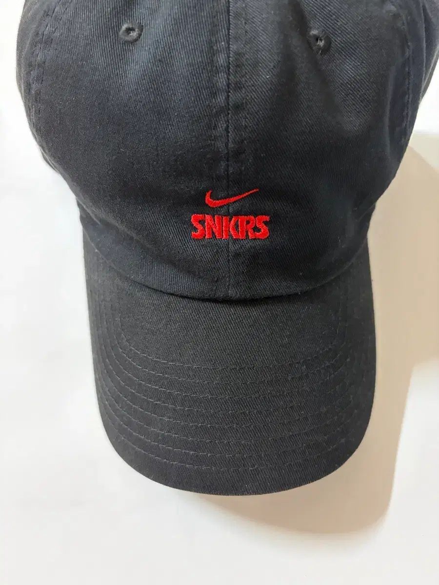 NIKE snkr ベースボールキャップ 限定モデル 8,237円