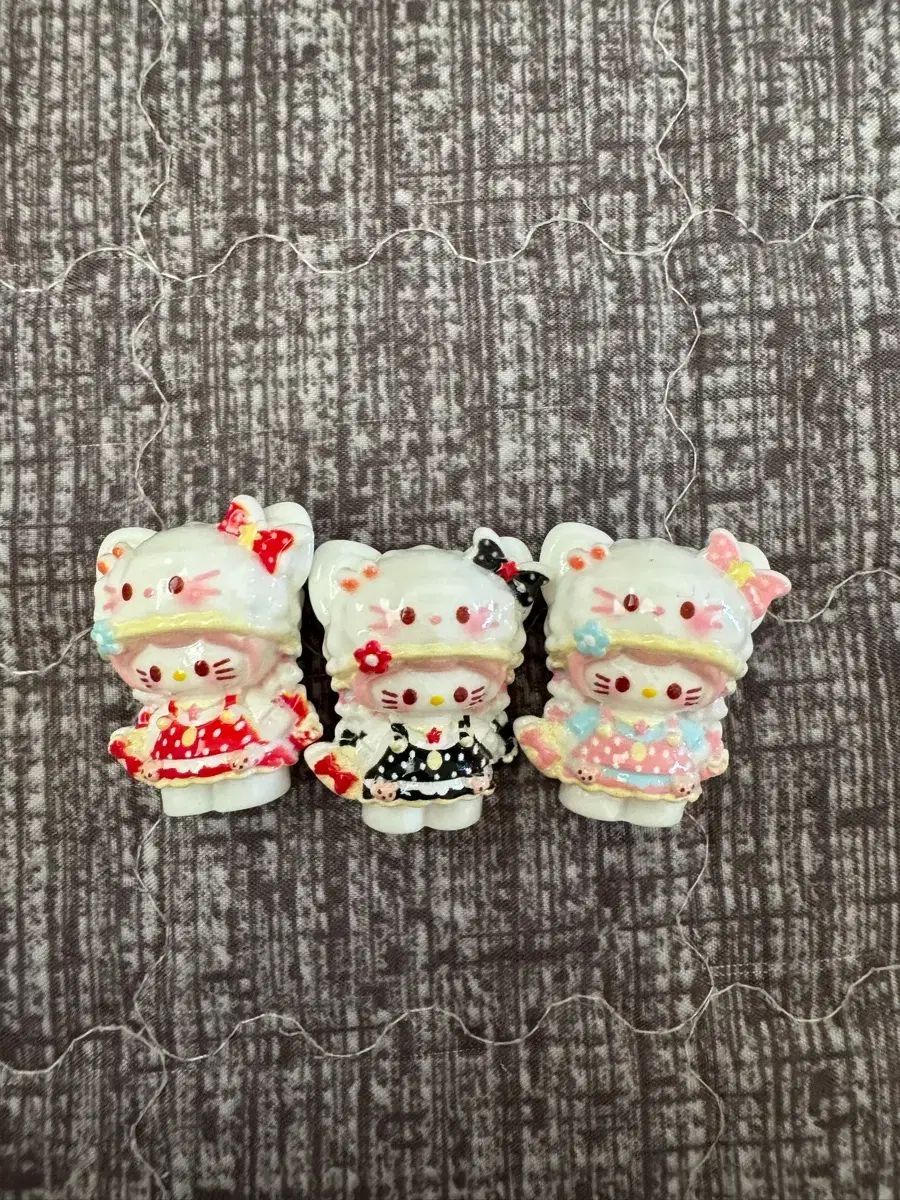 hello kitty figura miniatura