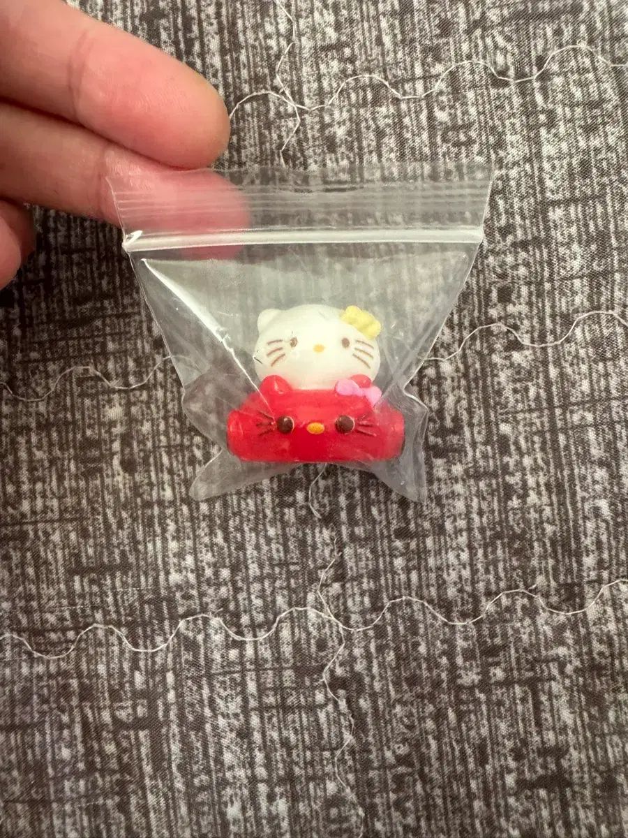 hola kitty coche miniatura