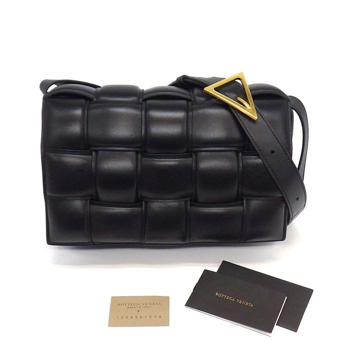 ボッテガ・ヴェネタ BOTTEGA VENETA ショルダーバッグ パデッド カセット クラシック 591970 VCQR1 8425 ブラック ラムスキン 【中古】 ボッテガ・ヴェネタ BOTTEGA VENETA ショルダーバッグ パデッド カセット クラシック 591970 VCQR1 8425 ブラック ラムスキン 【中古】