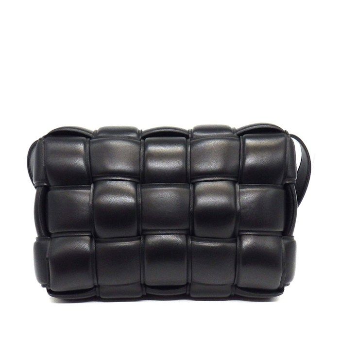 ボッテガ・ヴェネタ BOTTEGA VENETA ショルダーバッグ パデッド カセット クラシック 591970 VCQR1 8425 ブラック ラムスキン 【中古】 ボッテガ・ヴェネタ BOTTEGA VENETA ショルダーバッグ パデッド カセット クラシック 591970 VCQR1 8425 ブラック ラムスキン 【中古】