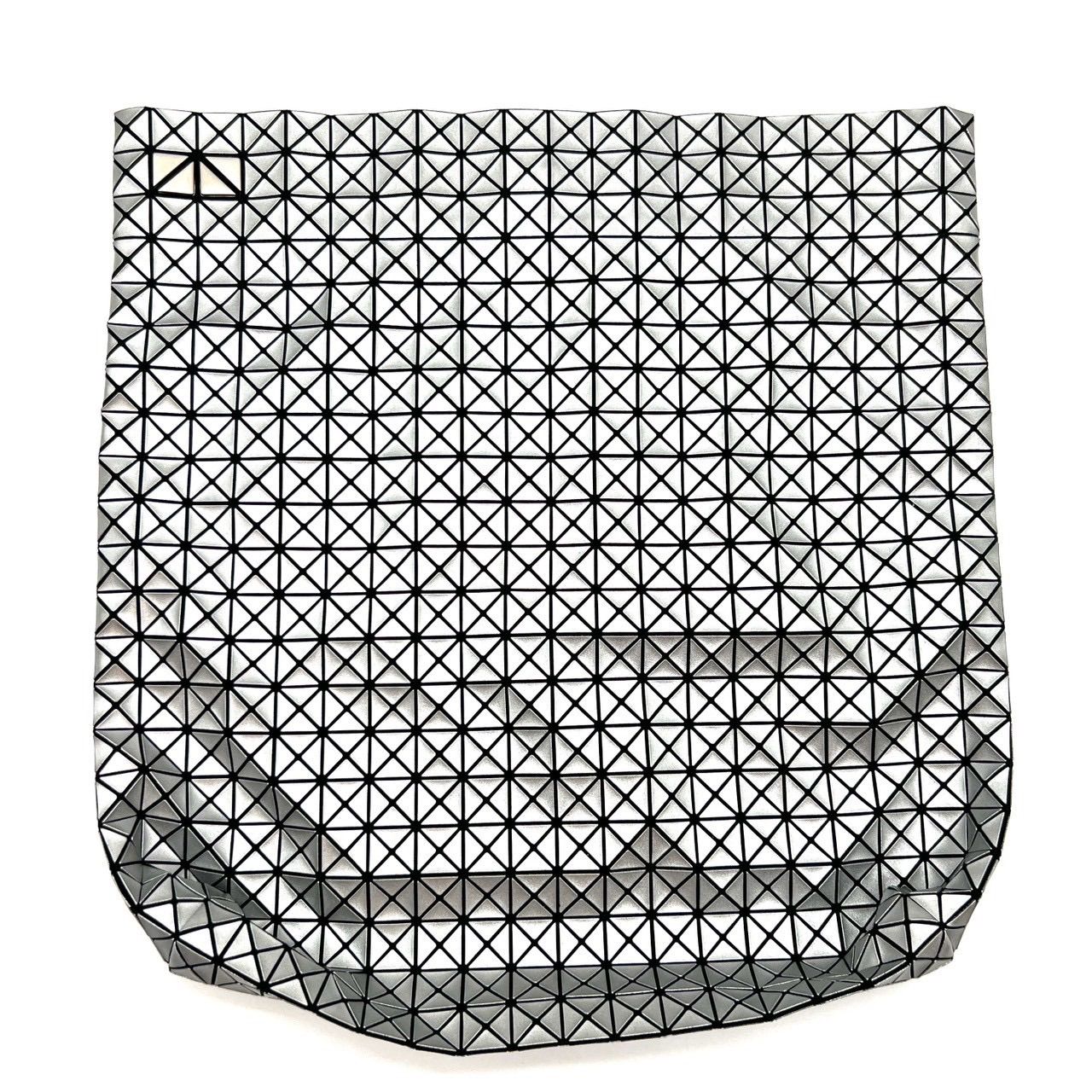 【美品】バオバオ イッセイミヤケ　クラッチバッグ シルバー BOABAO バオバオ イッセイミヤケ クラッチバッグ ジオメトリック