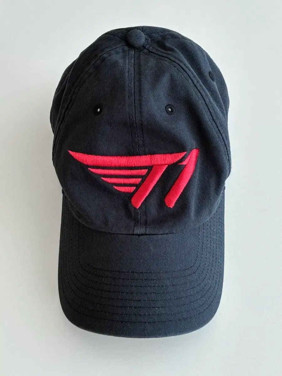 F) NIKE T1 ベースボールキャップ