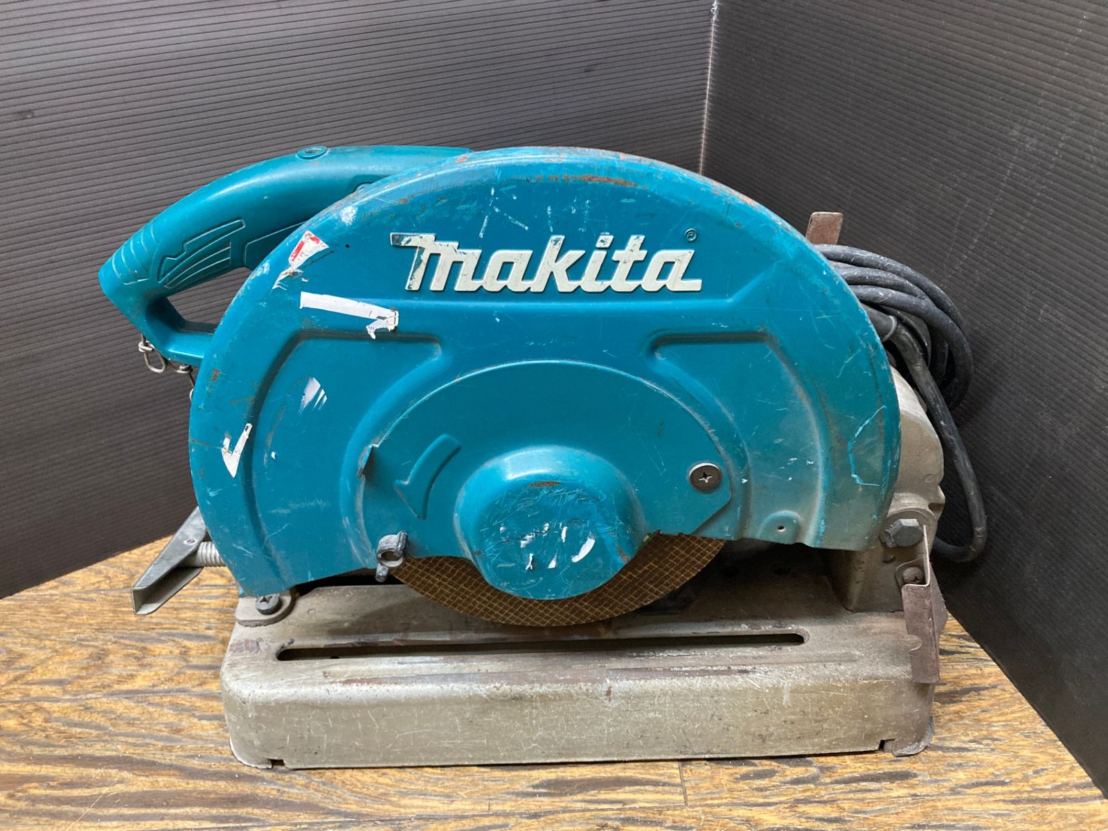 【中古品】【0902】★makita(マキタ) 355㎜切断機 LW1401　ITKSTY2DG2GP