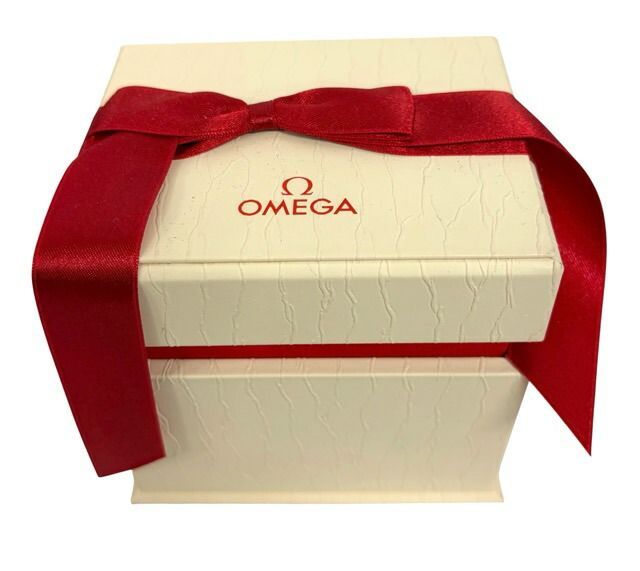 OMEGA ギフトボックス 赤いリボン付き オメガ 時計用 純正 BOX 箱 箱のみ リボン付き 空箱 時計ケース