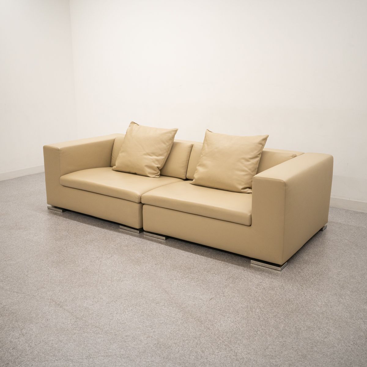 【Bランク】Minotti / ミノッティ / 2P ソファ / ストレートソファ / 二人掛け / レザー / ベージュ / ロドルフォ・ドルドーニ / 定価260万円