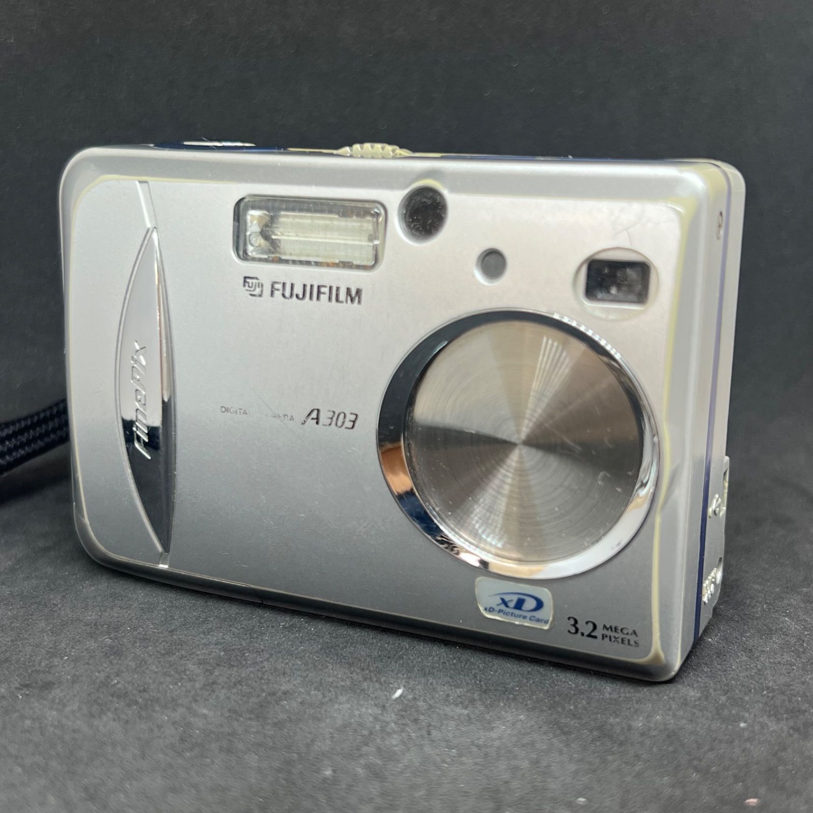 T6851 [Operation Unconfirmed] FUJIFILM Fujifilm FinePix A303 Compact Digital Camera with Digital Camera Camera Case