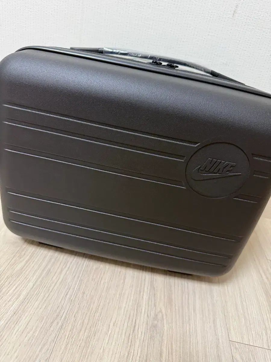 NIKE レディバック 旅行 ポーチ ケース 5,881円