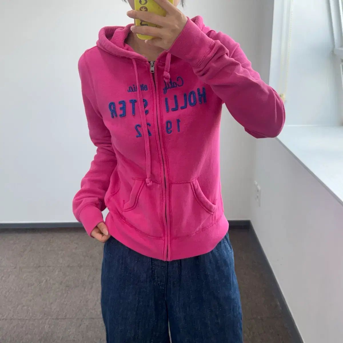 Hollister ホリスター Spelloutロゴ ピンク フードジップアップ