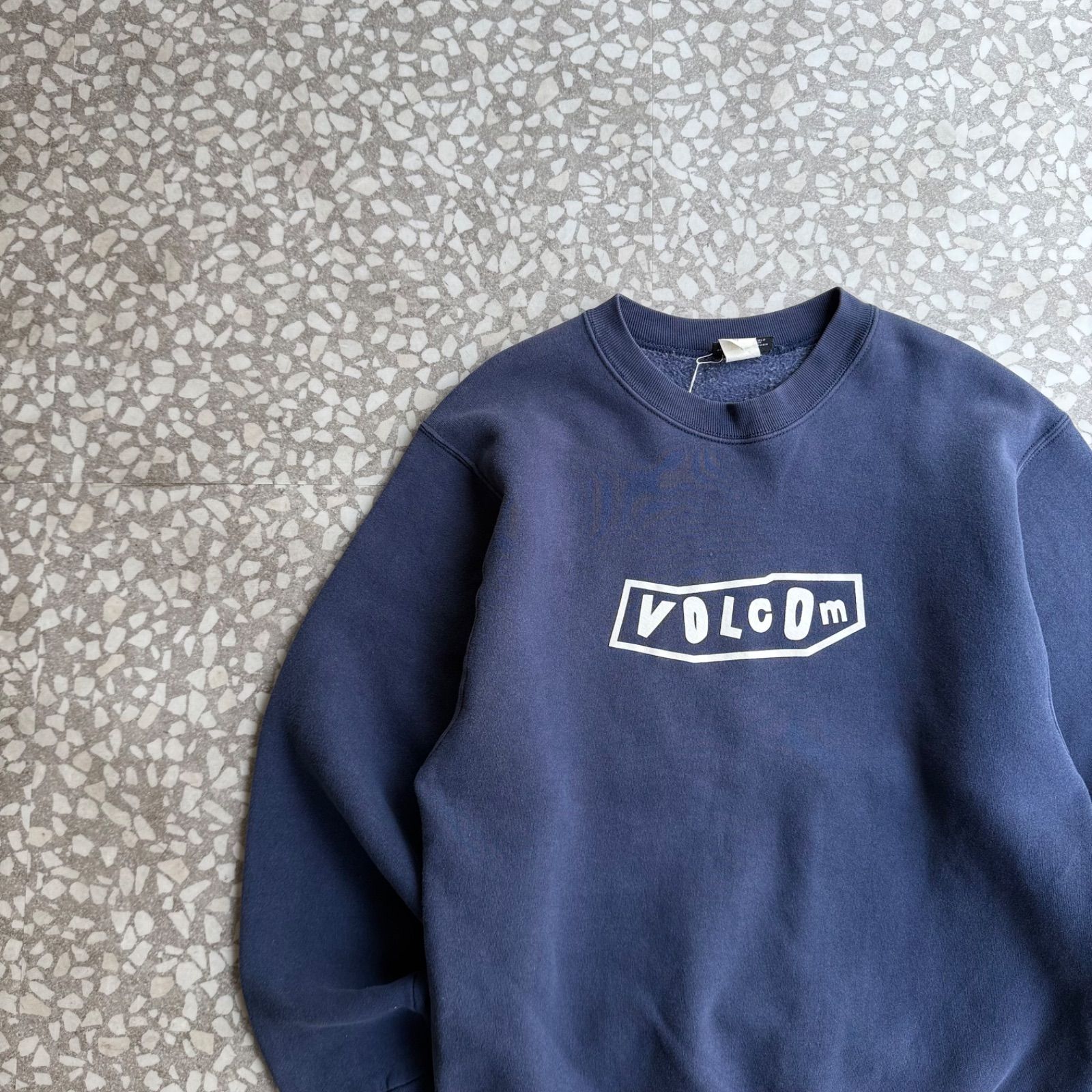 [ Archive アーカイブ Y2K ]　VOLCOM / 90’s usa製 logo sweat size M ヴォルコム　　横ノリ　ロゴスウェット　ストリート　 sk8 アメリカ製　スケーター　紺　トレーナー